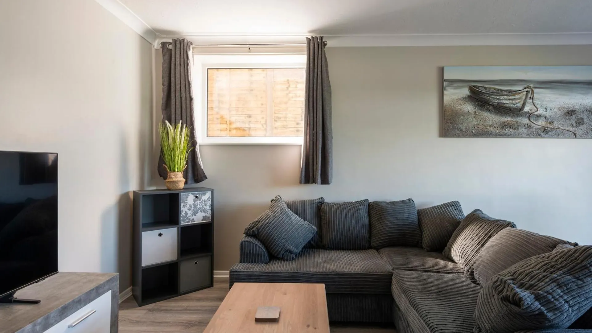 5 Bedroom Detached Beach House Poole